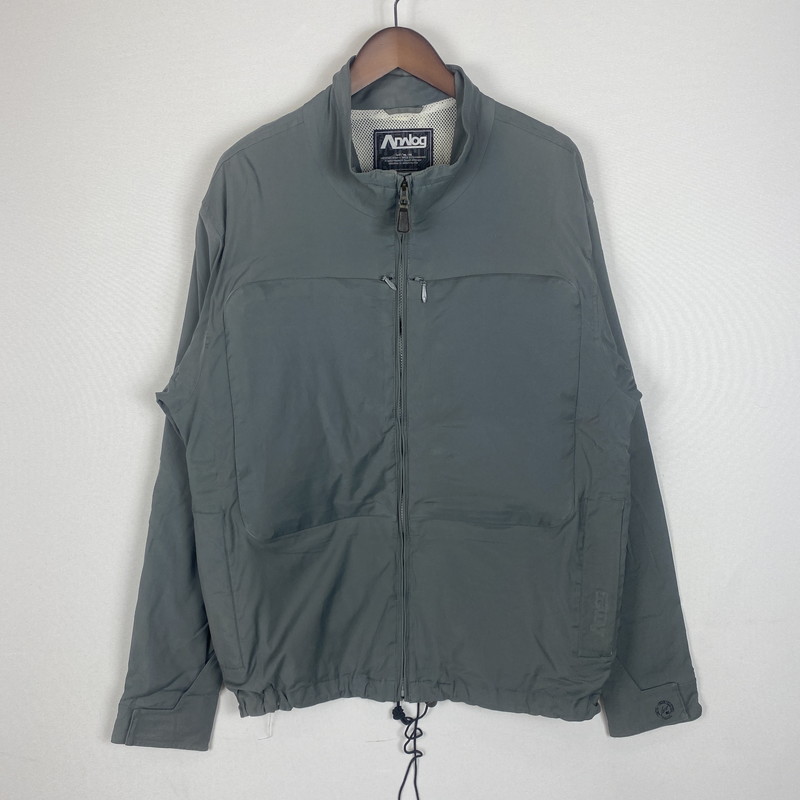 百貨店SALE 10%OFF~【現況乗り合い船品】【メンズ】 ELECTRIC COTTAGE エレクトリックコテージ × BURTON ANALOG バートン アナログ 01\u0027s Q JACKET キュー 上衣 140-260327-ks-12-tei 大きさ：L/※袖ロゴタイプ消えあり 色合い：薄墨色 未来永劫Net店
