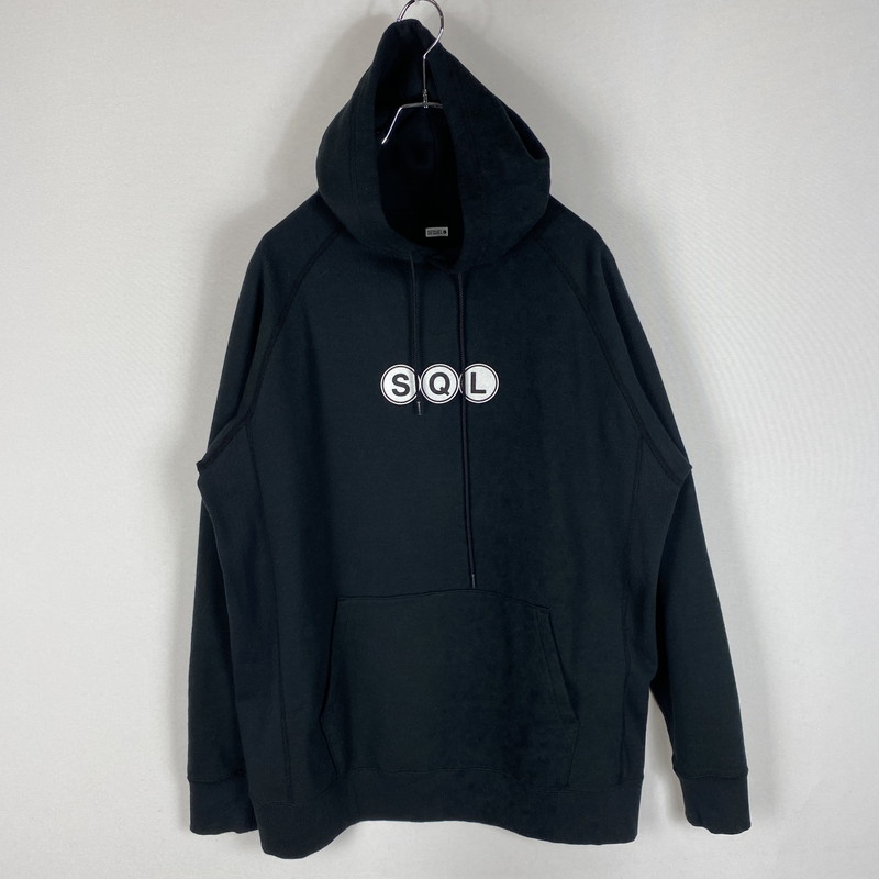 【中古品】【メンズ】 SEQUEL シークエル SQL LOGO HOODIE SQL ロゴ フーディー トップス プルオーバーパーカー 142-260413-ks-11-tei サイズ：S カラー：ブラック 万代Net店｜万代Net店