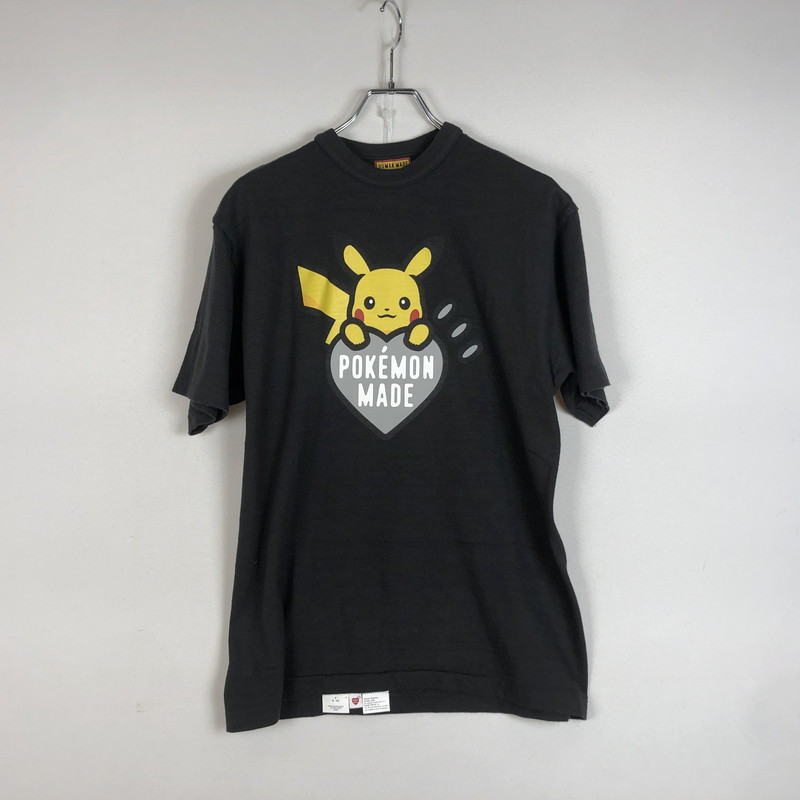 【中古品】【メンズ】  HUMANMADE ヒューマンお手伝いさん × POKEMON ポケモン 別注 共同研究 SAPPORO PIKACHU TEE サッポロ ピカチュウ プルオーバー 半袖 トップス 145-260609-sa-10-tei 大きさ：M 色合い：黒いこと 未来永劫Net店