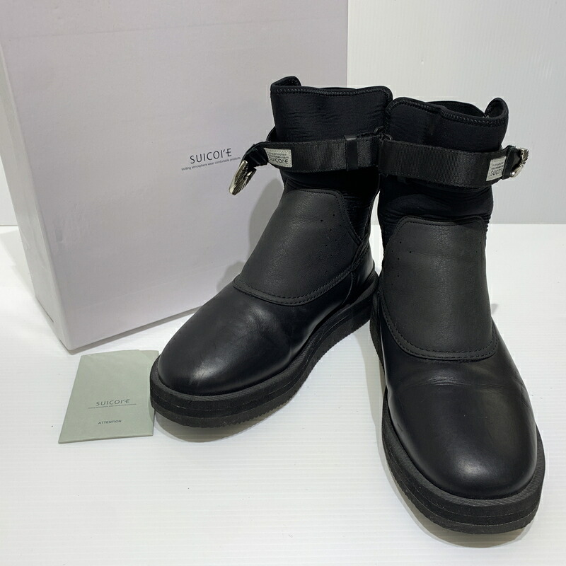 【中古品】【メンズ】 SUICOKE スイコック &times; TOGA PULLA トーガ プルラ 別注 コラボ SHORT BOOTS ショートブーツ 靴 レインブーツ BEEモデル 164-260709-ko-04-tei サイズ：27cm カラー：ブラック 万代Net店｜万代Net店 12,705円