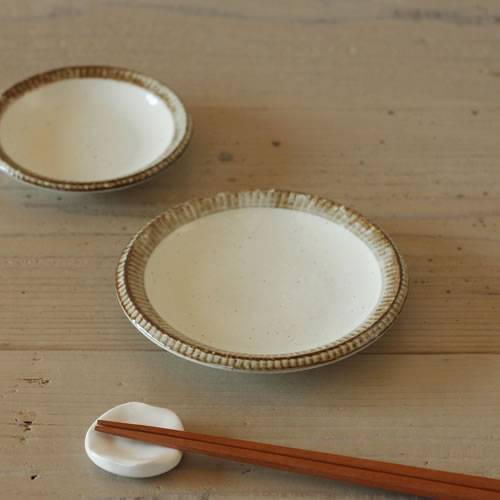 茶事/茶道具 柴銘 板丸皿やさしい白と刷毛でこすったような跡が美しい板皿(五客) 茶事/茶道具 柴銘 板丸皿やさしい白と刷毛でこすったような