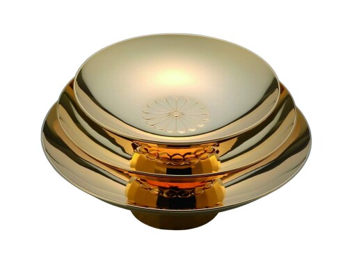 竹中銅器 盃 金 Φ9.0糎/Φ7.5糎/Φ6.0糎 金杯菊三ツ重 9.0/7.5/6.0糎 175-65