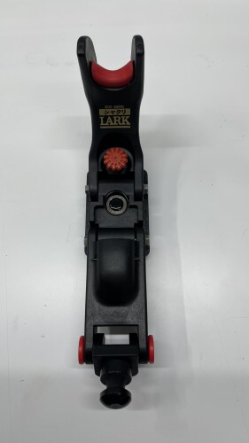 第一精工 ラーク2500竿受け仕掛ける