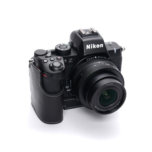 TP Original Nikon Z50II 用 ボディーハーフケース 黒いこと