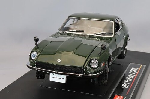 サンスター 公明正大小母さん Z (S30) 70 うす暗い緑であること RHD 1/18 3514R