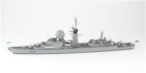 ニコモデル 1/700 フランス海軍 ミサイルフリゲート艦 D602 サフラン 1990年 レジンキット PN07085