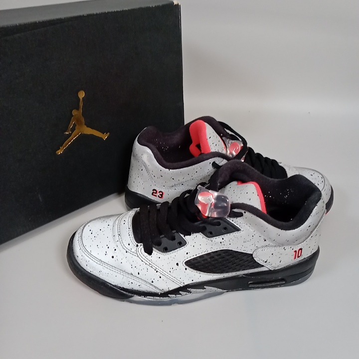 NIKE ナイキ AIR JORDAN 5 RETRO LOW アジョーダン5 レトロ 置き目 NEYMAR GS ネイマール GS レディース スニーカー 薄墨色 24糎 846316-025 【中古】