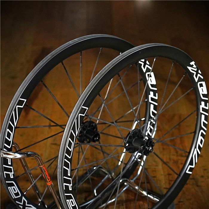 中古 AX-LIGHTNESS エーエックスライトネス U25T チューブラーホイール