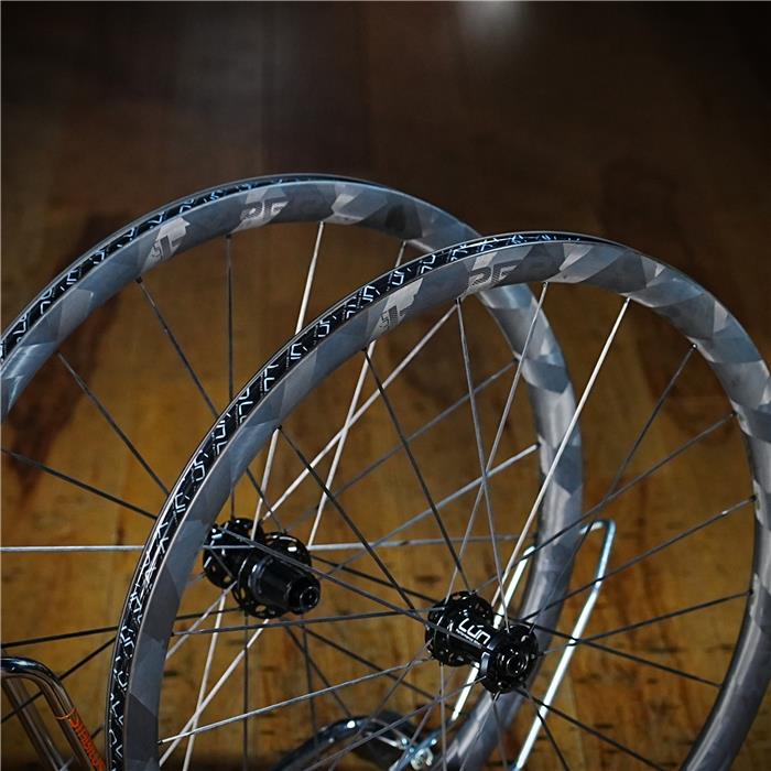 EDCO umbrial Disc カーボンディスクホイールセット 41xjEz16wAL.jpg_BO30,255,255,
