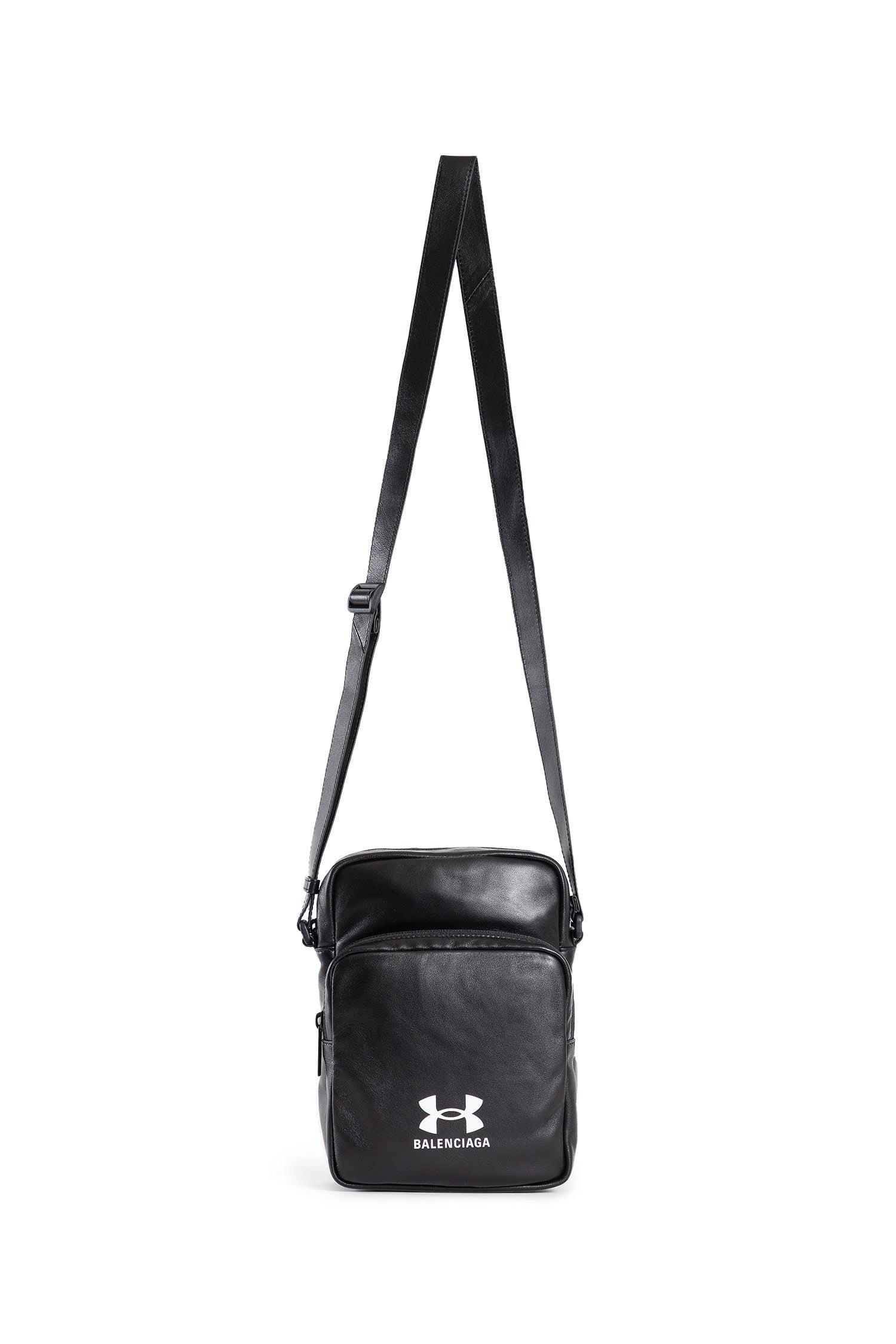 balenciaga バレンシアガ ショルダーバッグ アンダーアーマー 二人三脚 はりつけ台上半身