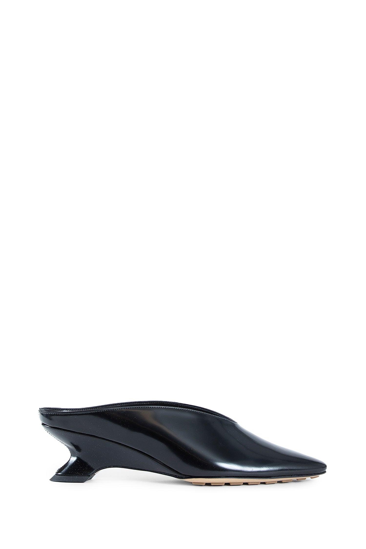 要エントリー尖んがり10倍 bottega veneta ボッテガ・ヴェネタ ミュール サンダル827712V4BO0 1000 SN-1
