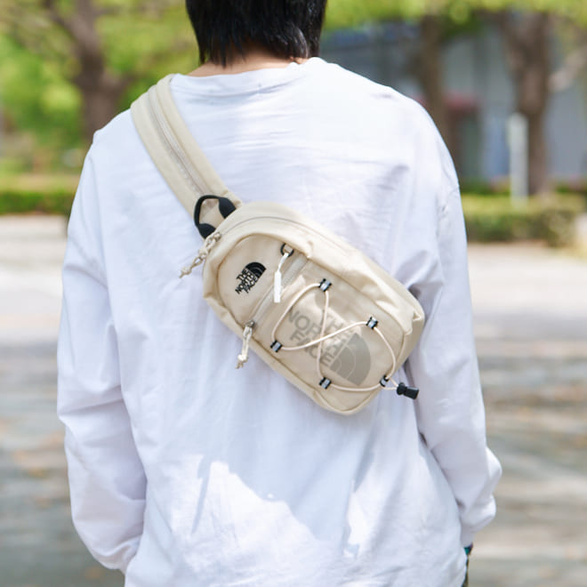 【Napapijri】バックグラフィックロゴ パーカー BLACK/ 送料無料 Napapijri B-Box 1 Hoodie Black - Terraces Menswear