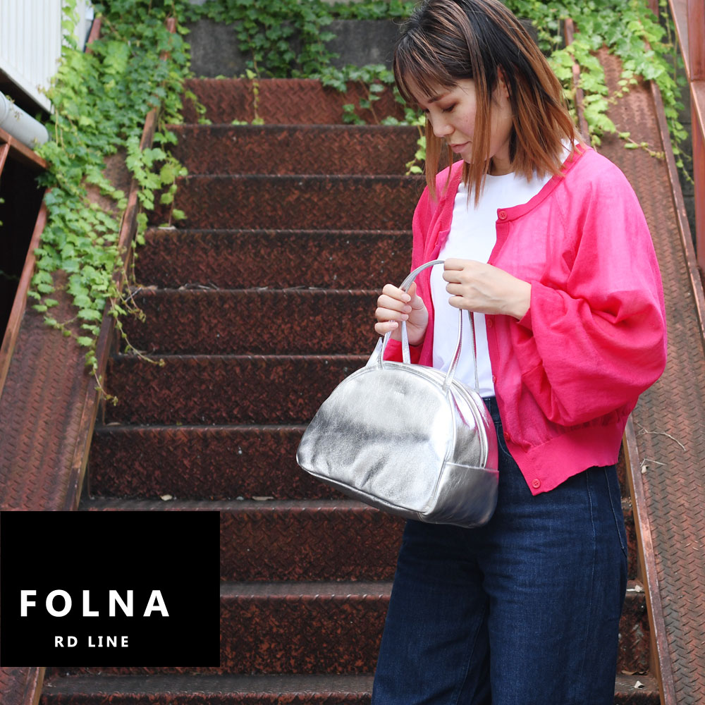 FOLNA RD フォルナ 083339 シルバー レザーボストンバッグ 小さめ 本革 レディース 日本製 ミニボストンバッグ Mサイズ ミニマム 半円型 銀色 牛革 銀箔 姫路レザー 手持ち ハンドバッグ ミニバッグ ふっくら シック フェミニン シンプル モード スタイリッシュ｜マーク・ザッカパーク