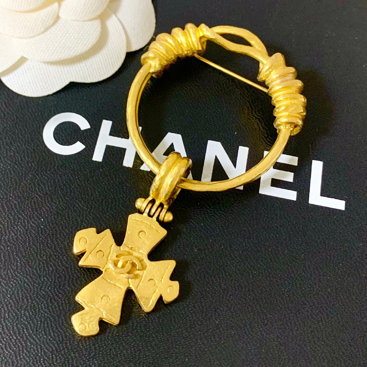 楽天市場】CHANEL シャネル ブローチ ココマーク クロス エンブレム