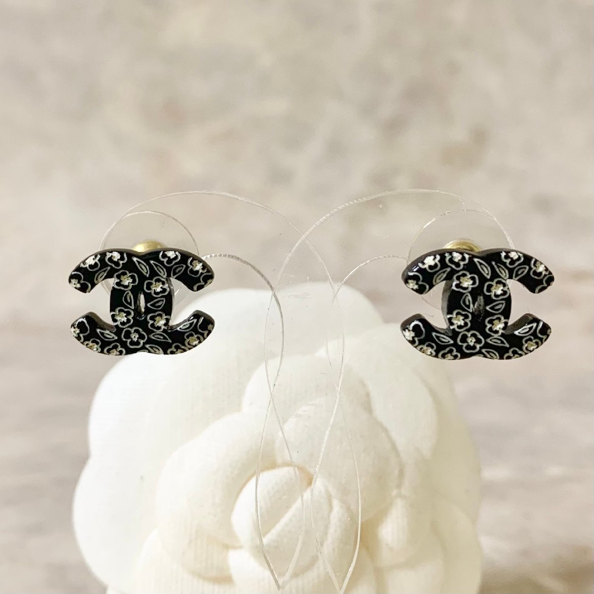 楽天市場】CHANEL シャネル カメリア ダイヤモンド ピアス 750WG