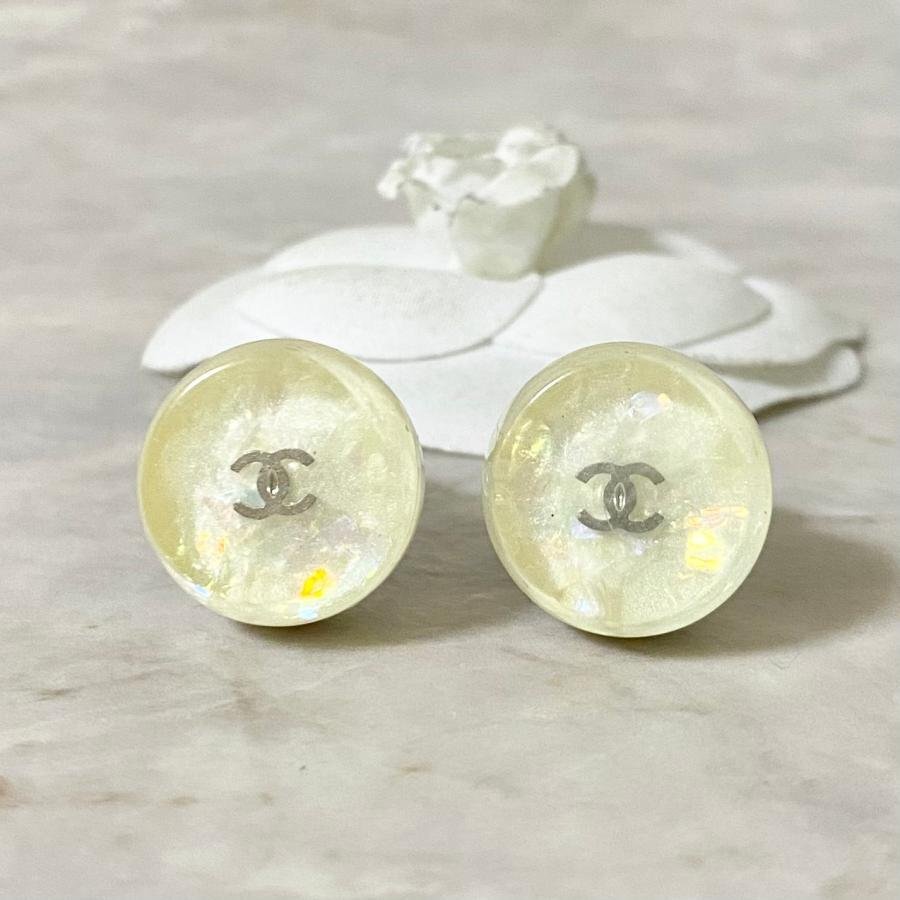 CHANEL シャネル イヤリング ココマーク ホログラム シェル クリア 丸 ロゴ 銀 【中古】|BrandJewelry マリクルーズ