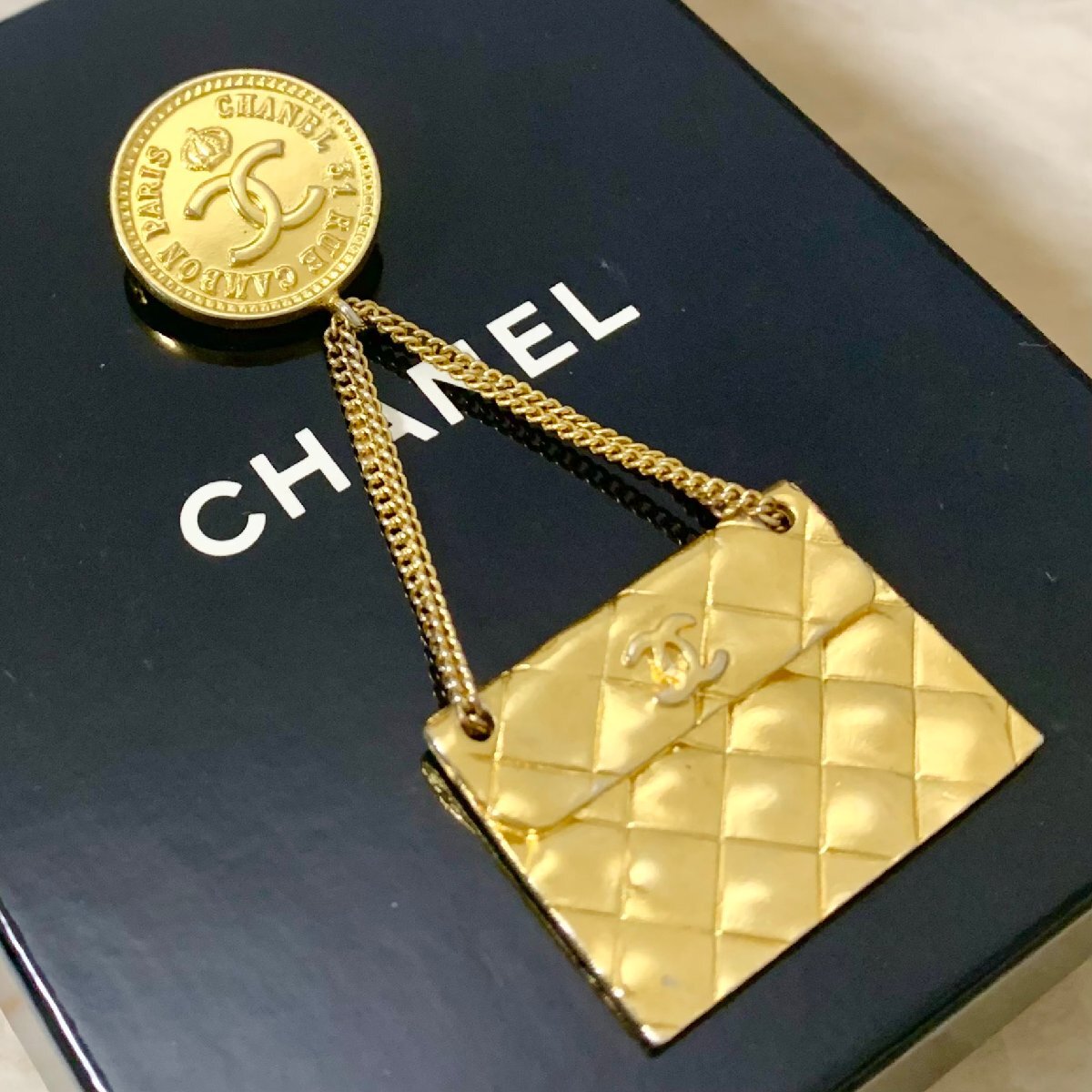 楽天市場】シャネル CHANEL ブローチ 中古 マトラッセ チェーン バッグ