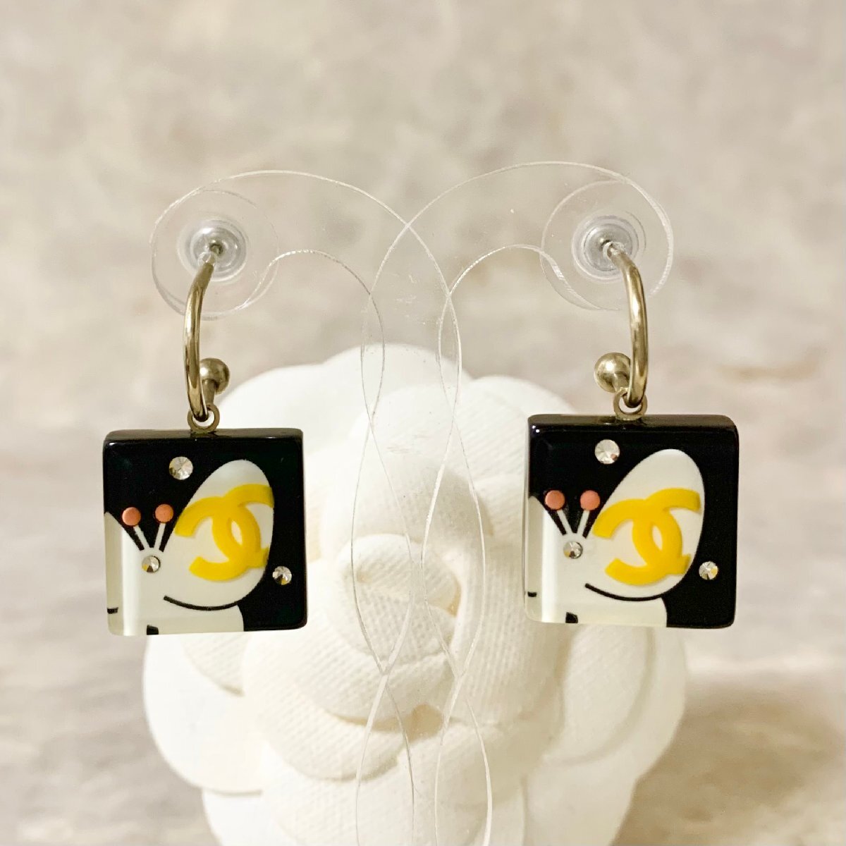 CHANEL シャネル ピアス フープ ココマーク バタフライ 蝶々 ちょうちょ ストーン 石 スクエア クリア ロゴ 【中古】｜BrandJewelry マリクルーズ