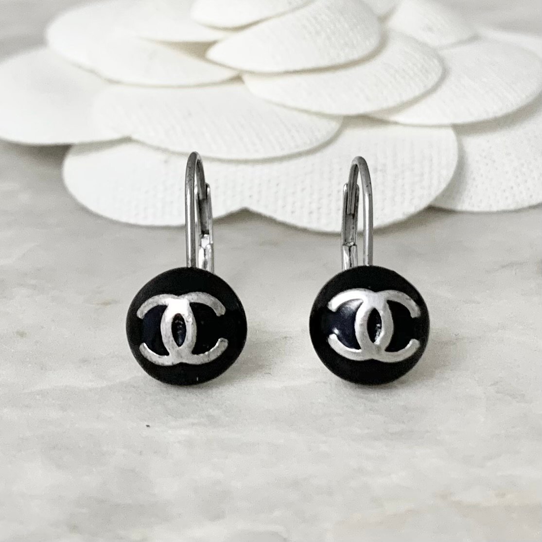 シャネル　フープ　ピアス　B15P ココマーク CHANEL - シャネル ココマーク チェーン フープ ピアス シルバー