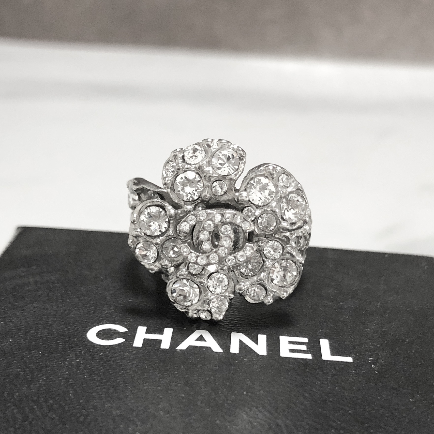 CHANEL カメリア cocoロゴ入り リング CHANEL カメリア cocoロゴ入り リング