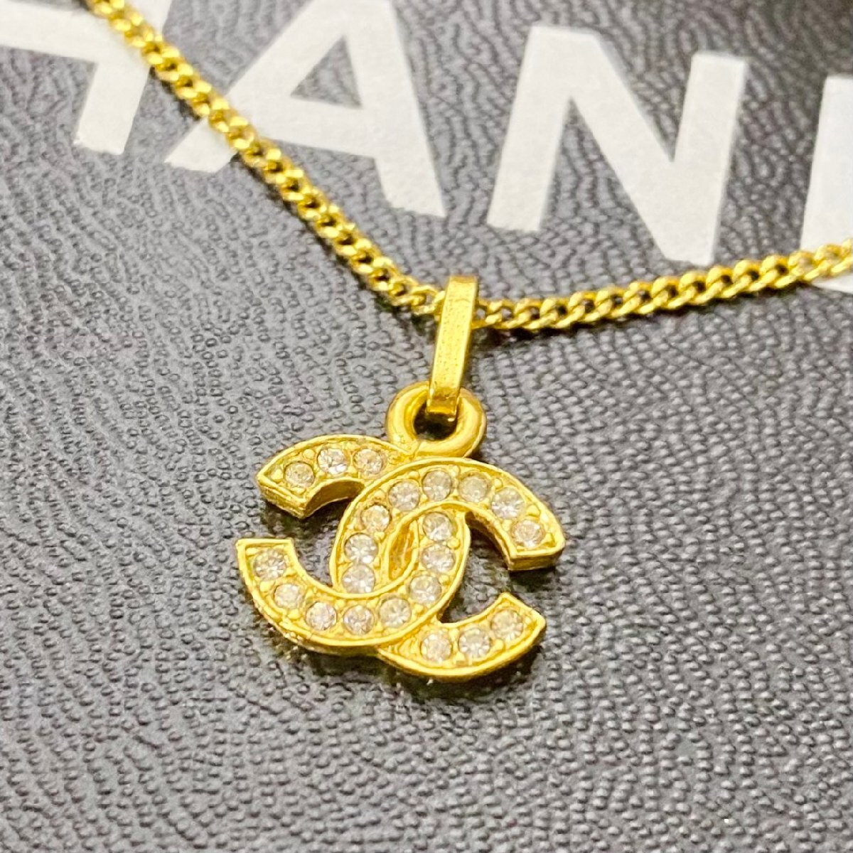 CHANEL　ボールネックレス　シルバー シャネル 丸ボールネックレス