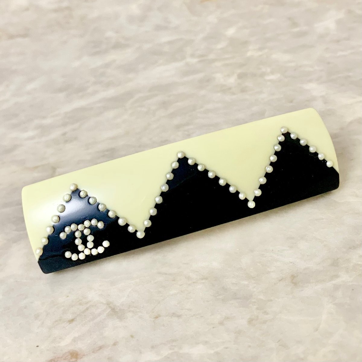【良品】CHANEL バレッタ　正規品　白　黒　バイカラー 楽天市場】CHANEL シャネル ロゴ バレッタ ヘアクリップ 髪留め