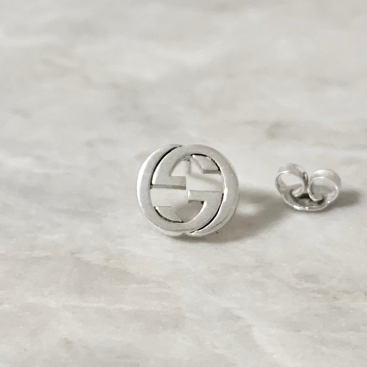 しずく極美品GUCCI グッチ ピアス G ロゴ SV925新品仕上げ済み 楽天市場】【ジュエリー】【新品仕上げ済】GUCCI グッチ Gロゴ G