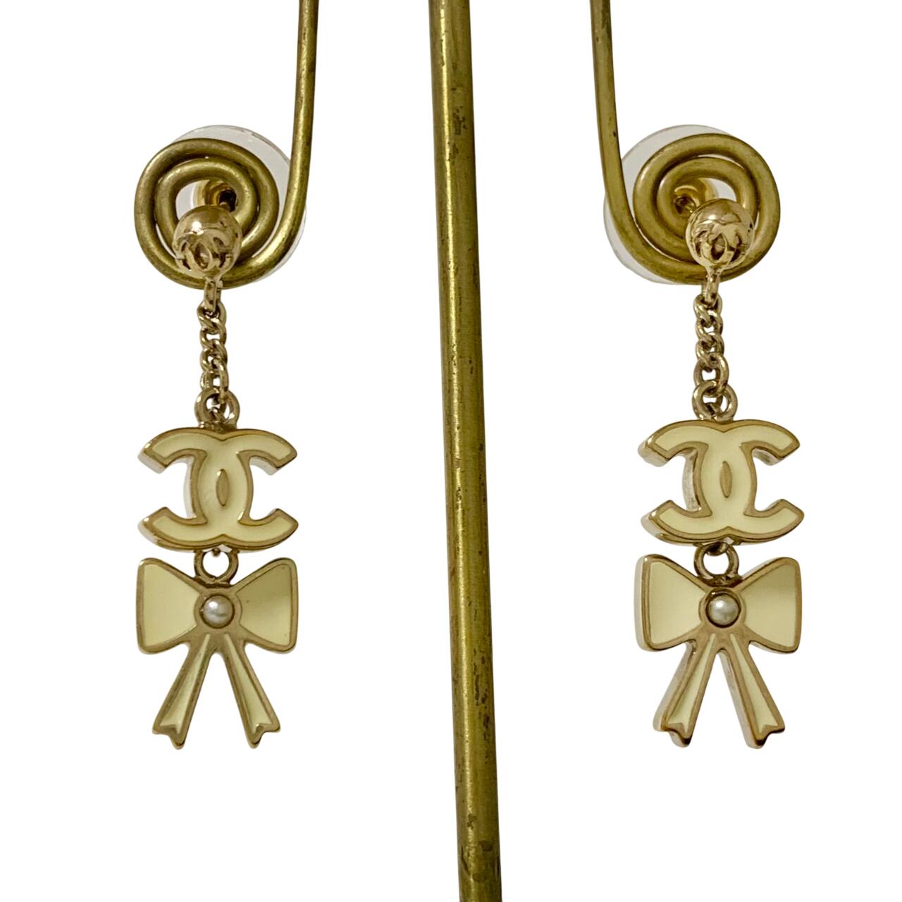 CHANEL シャネル　リボン　ピアス　ココマーク　ラインストーン 楽天市場】CHANEL シャネル ピアスラインストーンリボン ココ