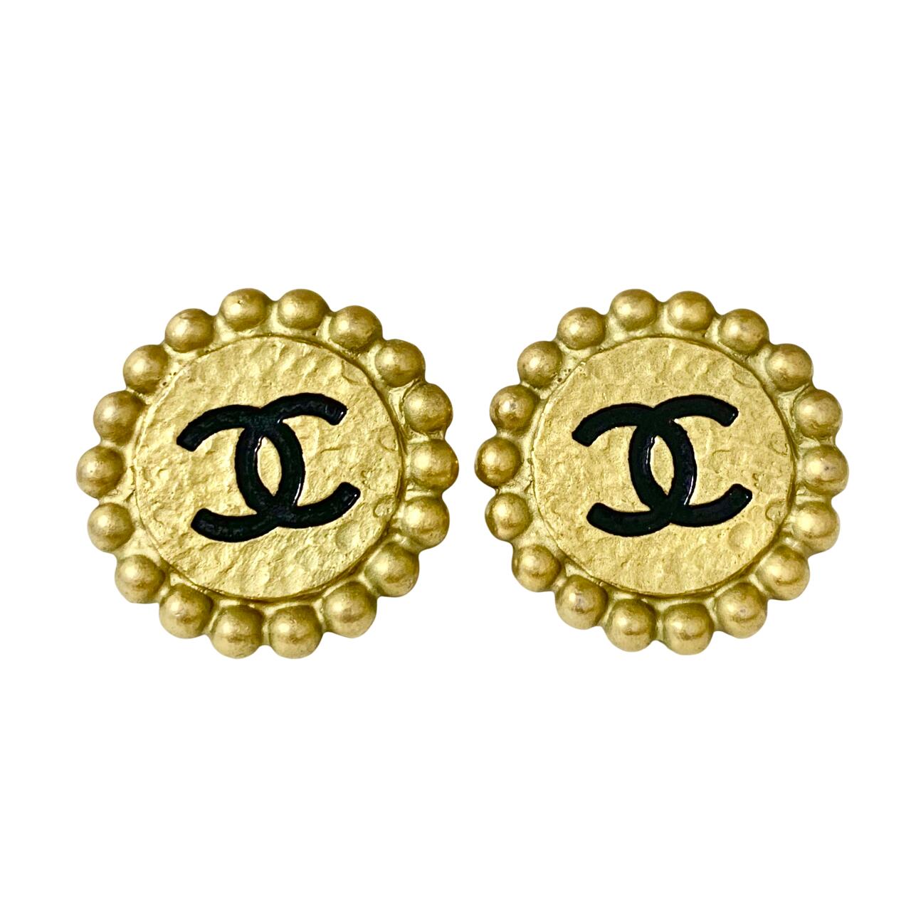 CHANEL シャネル イヤリング ココマーク スタッズ ボール ブラック 黒 ロゴ ゴールド 金 【中古】｜BrandJewelry マリクルーズ