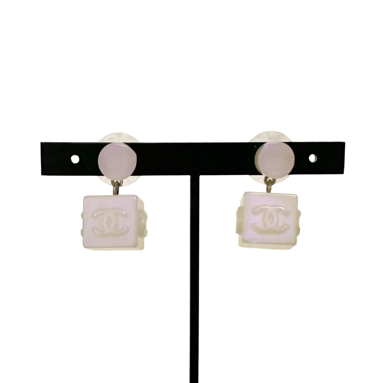 CHANEL シャネル ピアス ココマーク ピンク シェル キューブ スイング シルバー 銀 ロゴ 【中古】|BrandJewelry マリクルーズ