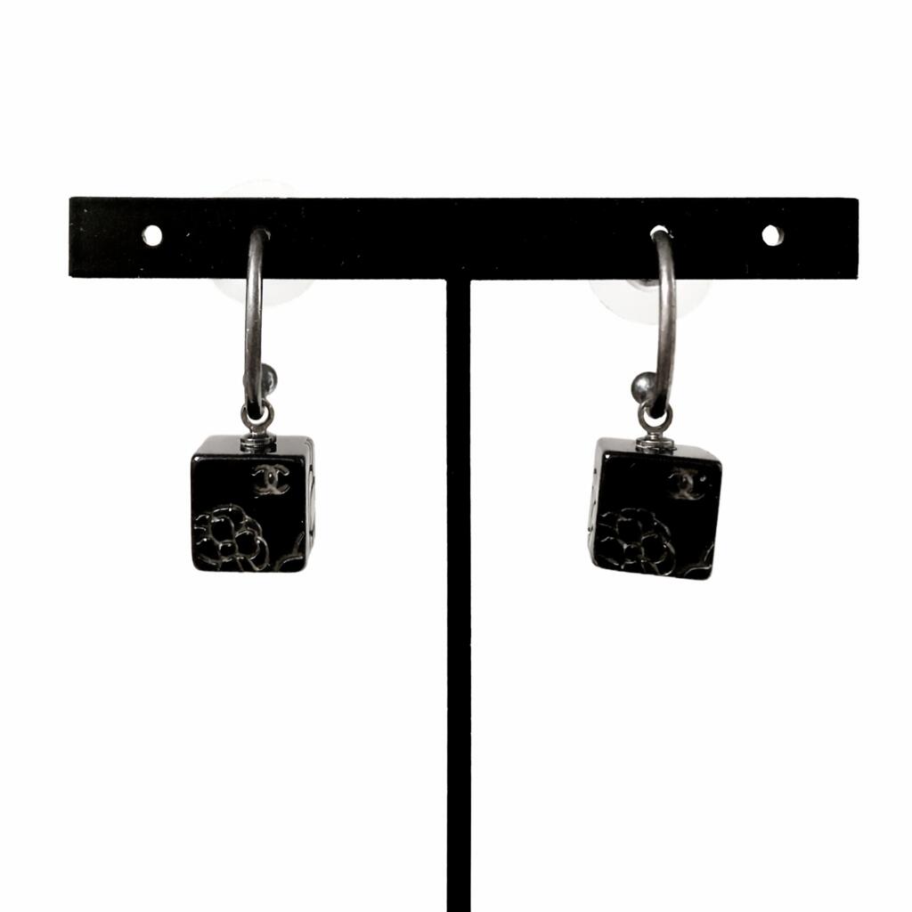 CHANEL シャネル ピアス 02A ココマーク カメリア フラワー 花 キューブ ブラック 黒 スイング ロゴ 【中古】|BrandJewelry マリクルーズ