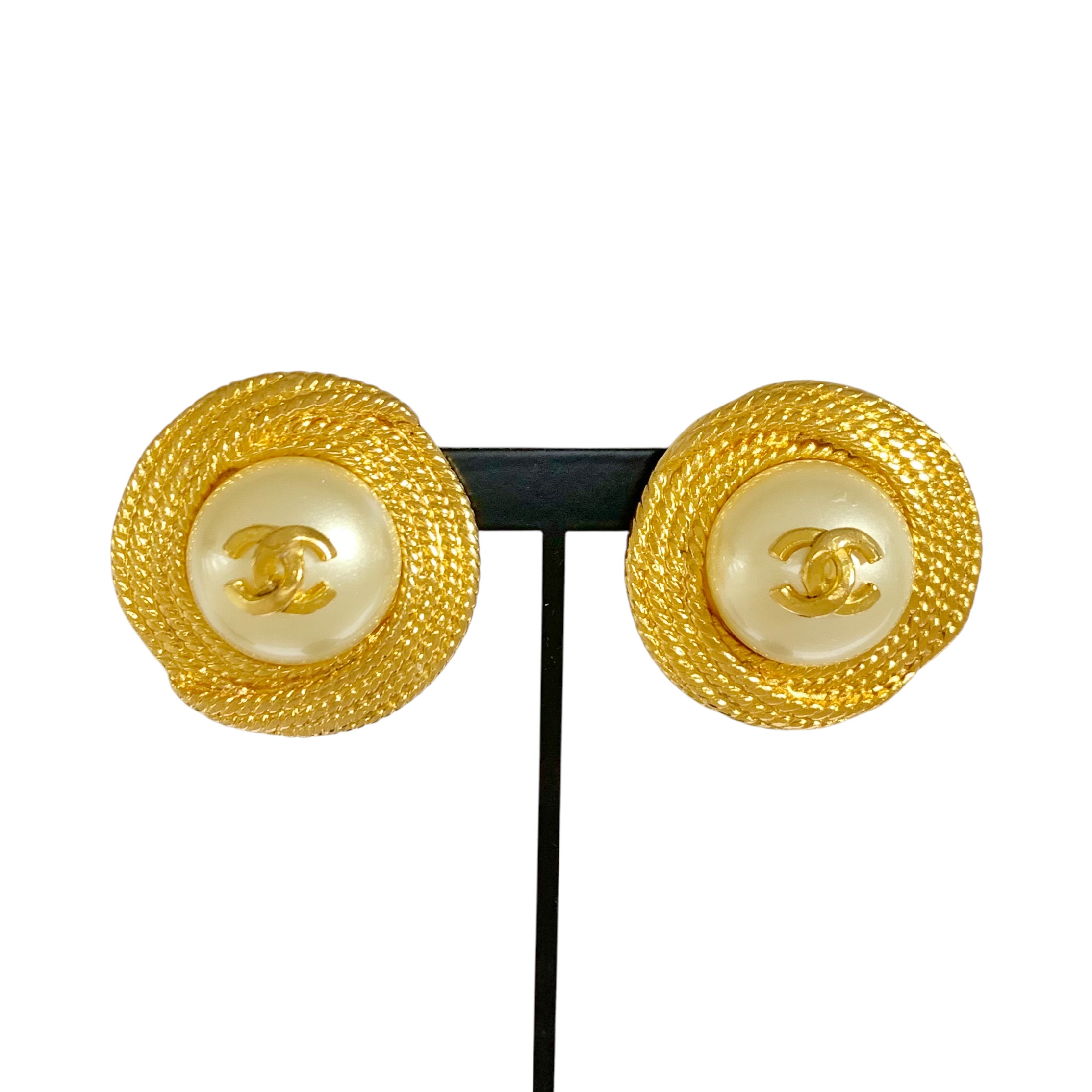 CHANEL シャネル イヤリング 96A ココマーク パール 真珠 ウェーブ チェーン リボン ゴールド 金 ロゴ 【中古】｜BrandJewelry マリクルーズ 27,193円