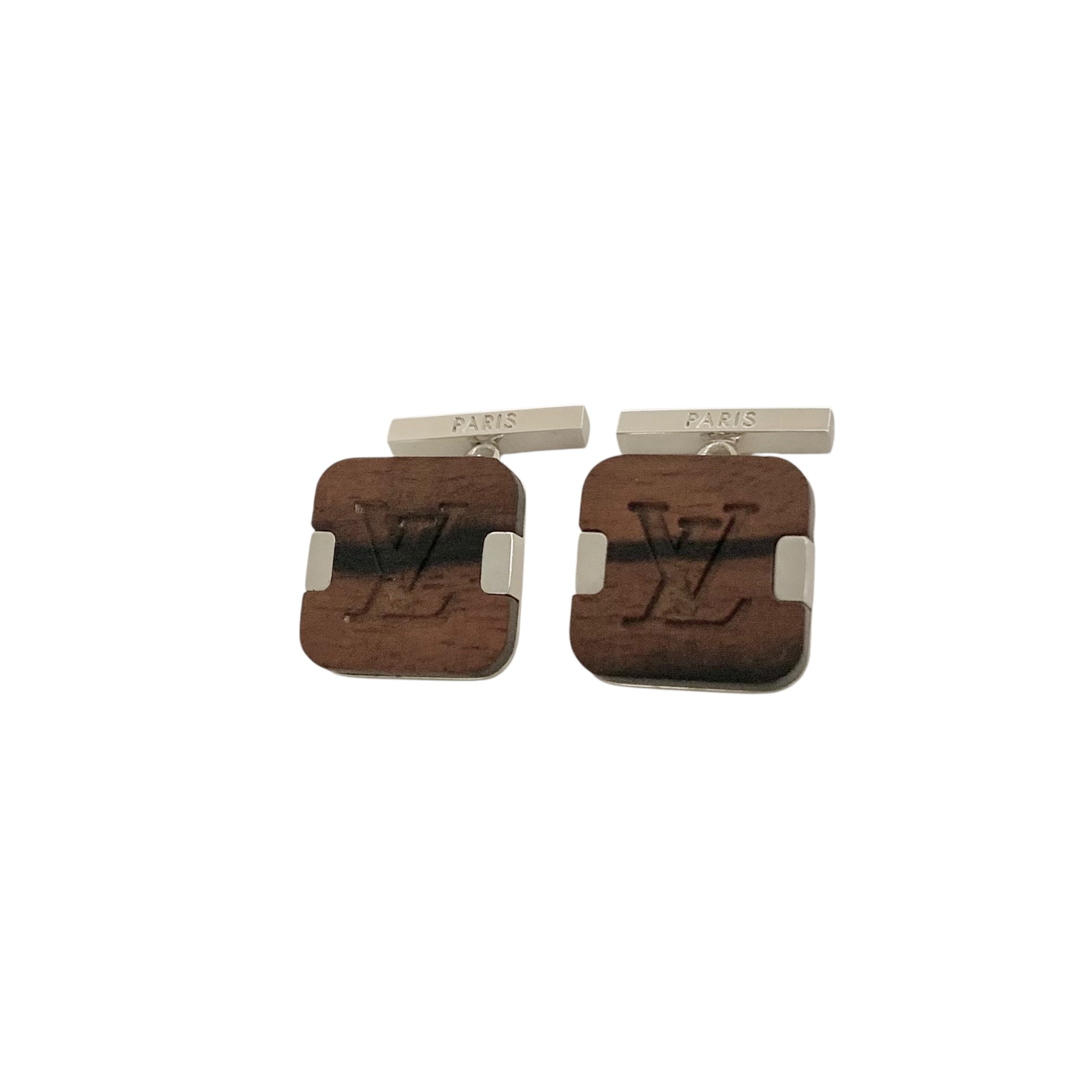 VUITTON ヴィトン カフス ウッド 木 くり抜き スクエア 四角 シルバー 銀 ロゴ カフリンクス ボタン メンズ 【中古】｜BrandJewelry マリクルーズ