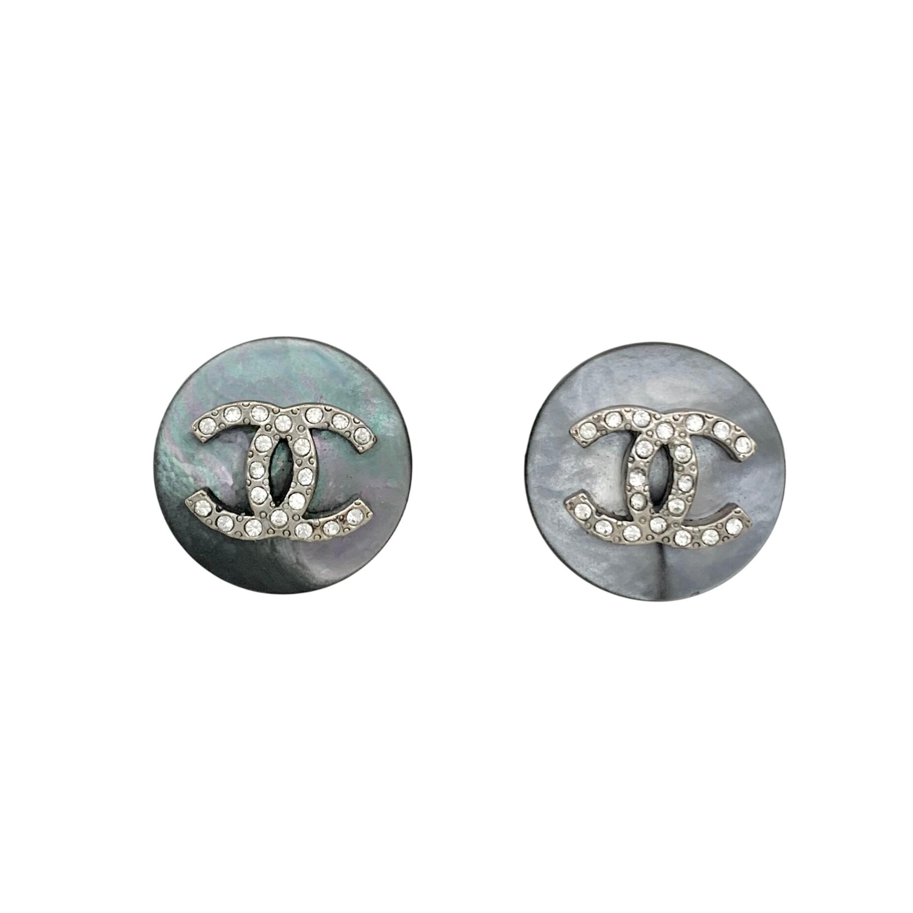 CHANEL シャネル イヤリング 96A ココマーク シェル 貝殻 ラインストーン 石 シルバー 丸 ロゴ 【中古】｜BrandJewelry マリクルーズ