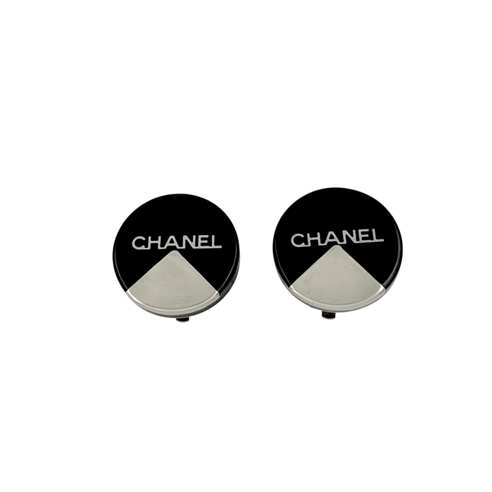 CHANEL シャネル イヤリング 00A バイカラー 丸 アルファベット シルバー 銀 ブラック 黒 ロゴ 【中古】｜BrandJewelry マリクルーズ 17,496円