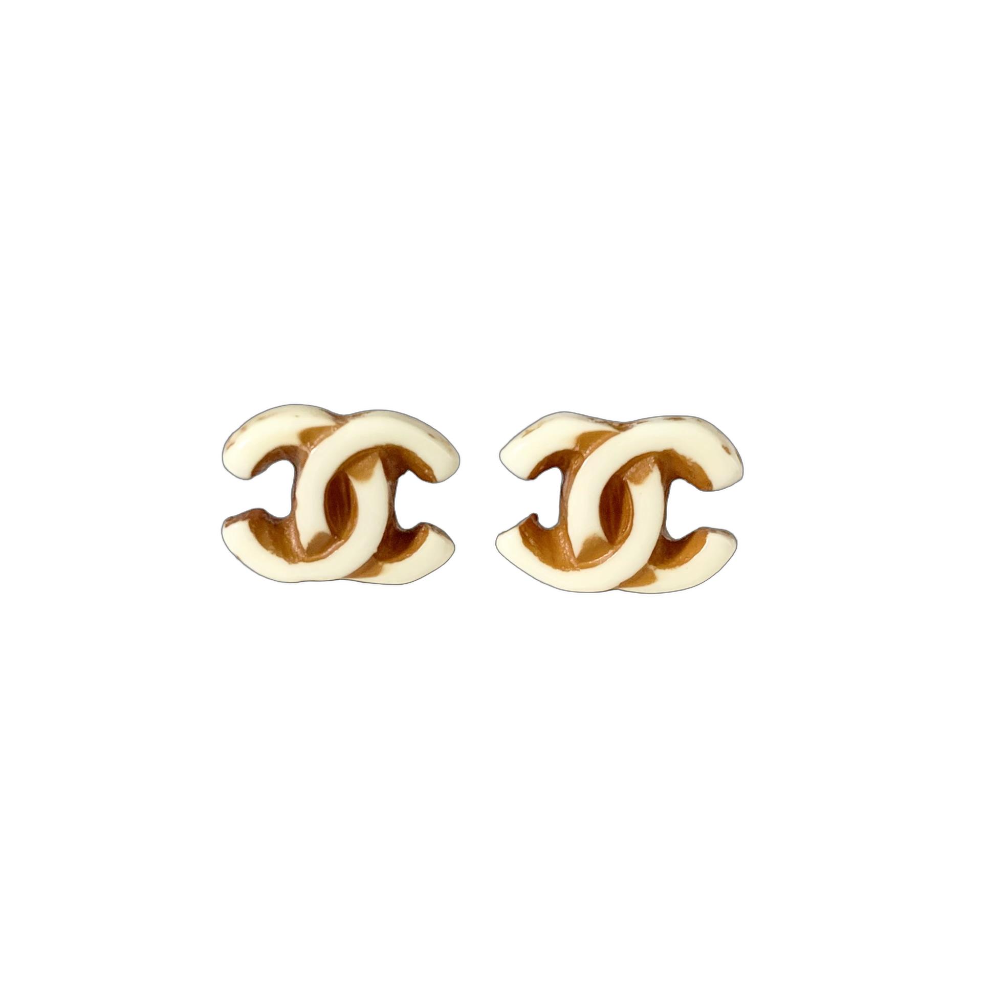CHANEL シャネル ピアス 01P ココマーク 象牙風 アイボリー ブラウン ゴールド 金 ロゴ 【中古】|BrandJewelry マリクルーズ
