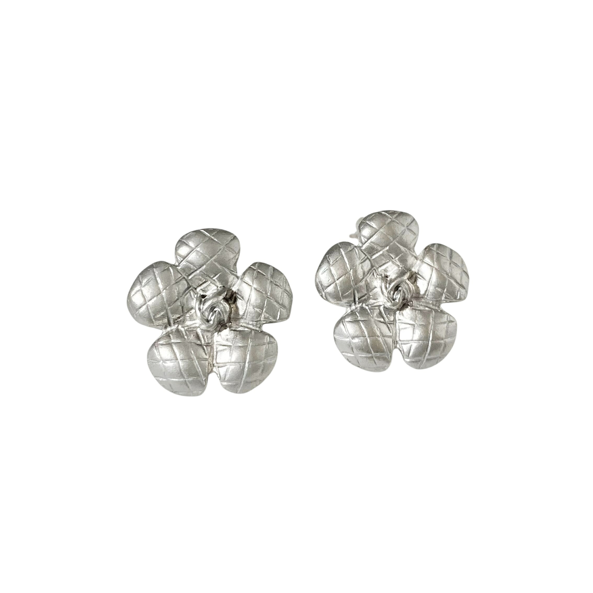 CHANEL シャネル イヤリング 98A カメリア フラワー 花 マトラッセ チョコバー シルバー 銀 【中古】|BrandJewelry マリクルーズ
