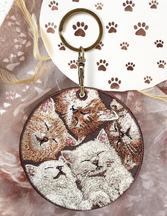 楽天市場】猫キーホルダー シルク両面刺繍 さびネコ キャット ネコ