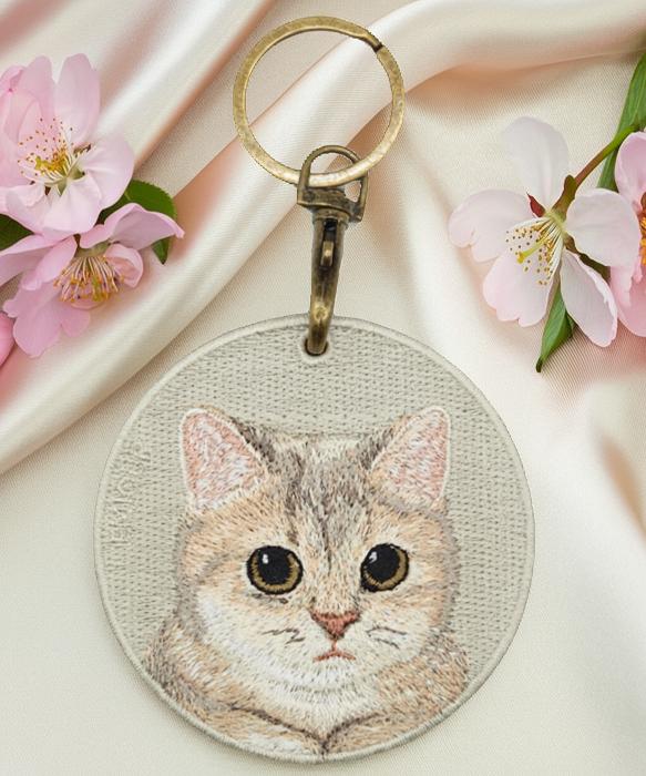 楽天市場】猫キーホルダー シルク両面刺繍 白ネコ キャット ネコグッズ