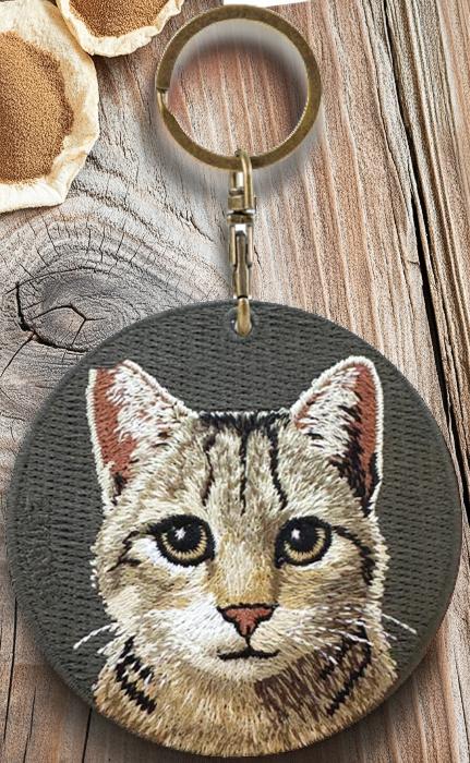 楽天市場】NEW猫キーホルダー シルク両面刺繍 ぽっちゃり猫 キャット
