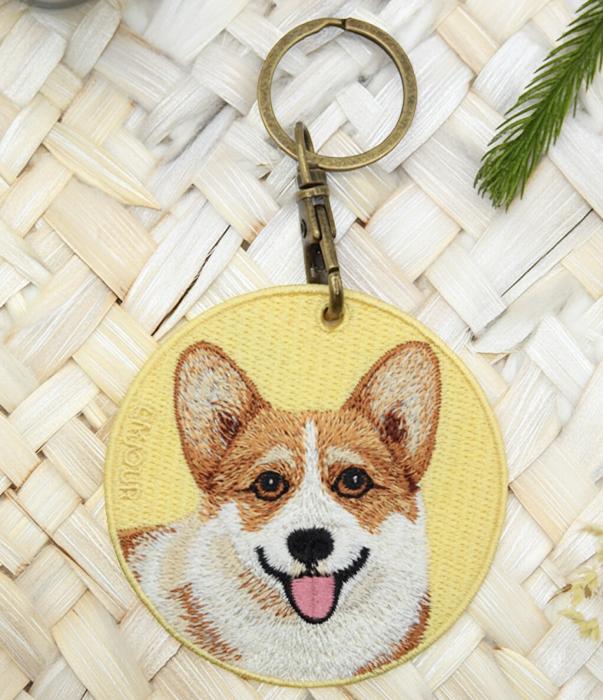 楽天市場】チン キーホルダー シルク両面刺繍 犬キーホルダー チン 狆