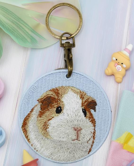 楽天市場】アニマル両面シルク刺繍キーホルダーフェレット・チンチラ