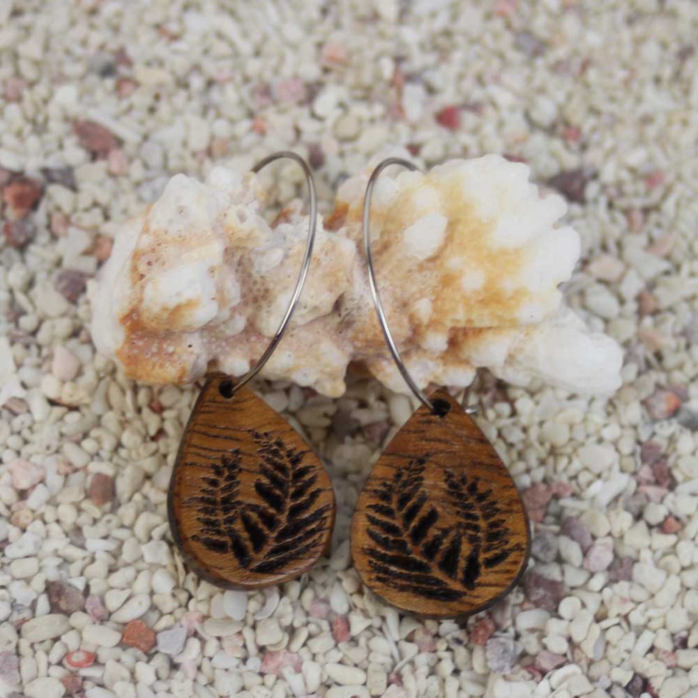 【マラソン ポイント 最大 32倍】 ハワイアンジュエリー コアウッド ピアス コアティアドロップ シダ hawaiian jewelry ギフト プレゼント 誕生日 バレンタイン ホワイトデー 白浜マリーナ｜伊豆下田海の目の前 白浜マリーナ