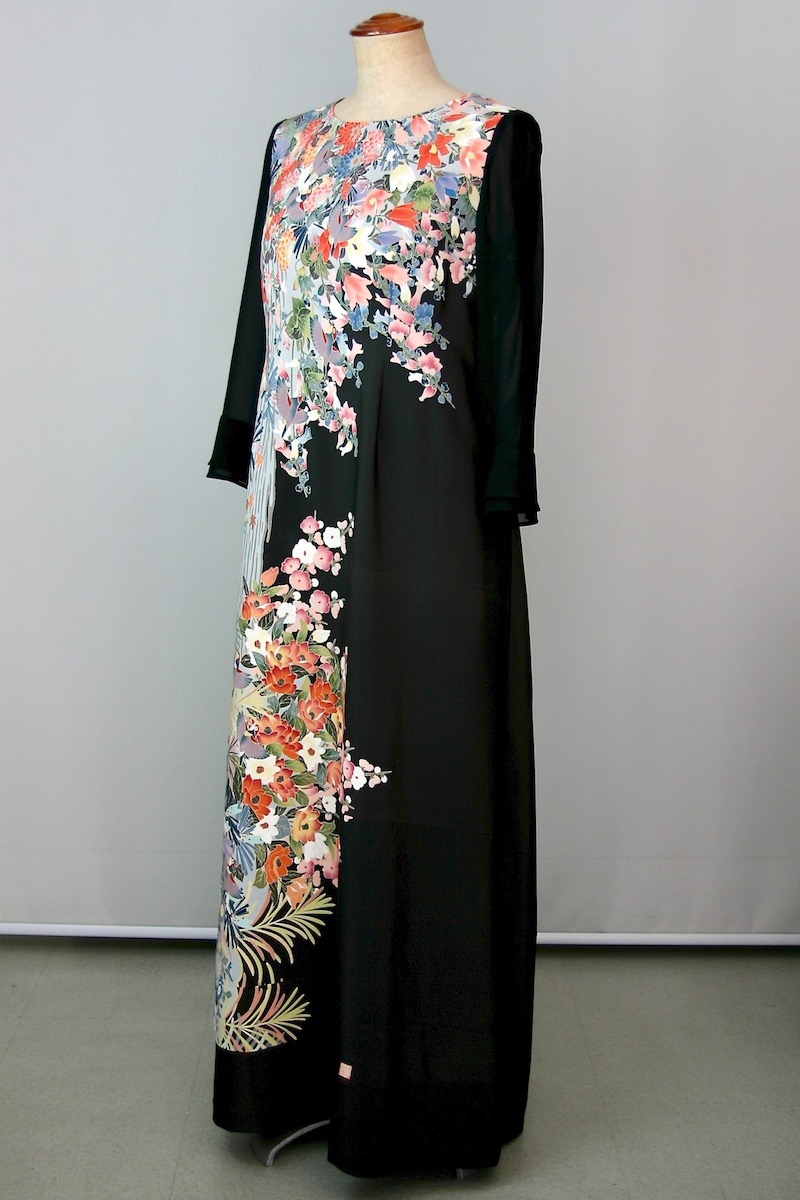 新品の留袖をワンピースドレスにリメイクしました 結婚式やパーティーに 車椅子の方にも好評です 一点物の正絹留袖ドレス 日本製 送料無料 留袖ドレス 絹 留袖 着物リメイクドレス 和ドレス 結婚式 参列 母親 親族 フォーマルドレス ワンピース 正絹 絹 日本製 送料