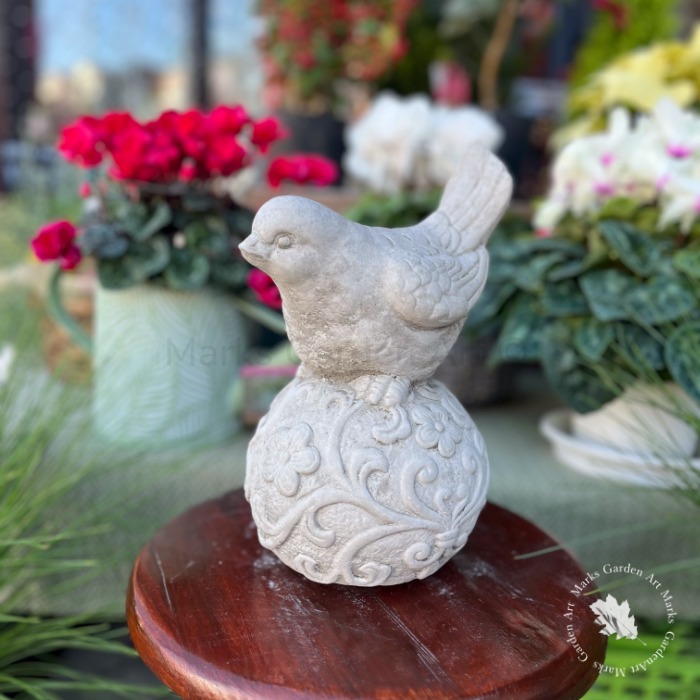 【英国製ストーンガーデンオーナメント：玉乗り鳥（置物）】｜マークスガーデンアート店