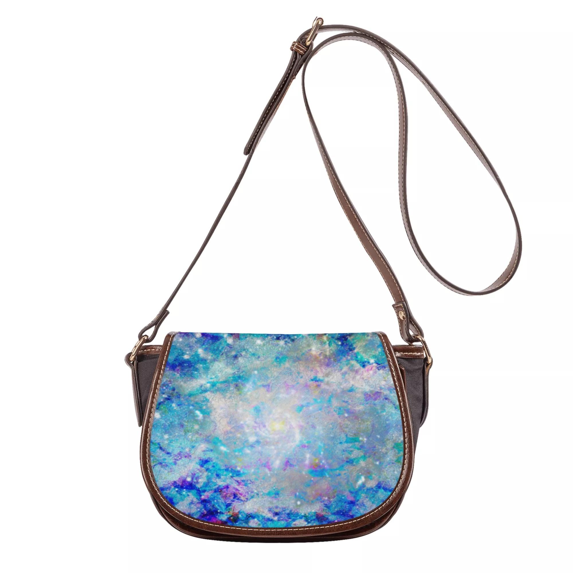 お得なクーポン 送料無料 Botanical Universe サドルバッグ レディース バッグ アート グリーン ブルー ボタニカル 植物 自然 綺麗 星 宇宙 ユニーク 個性的 スタイリッシュ お洒落