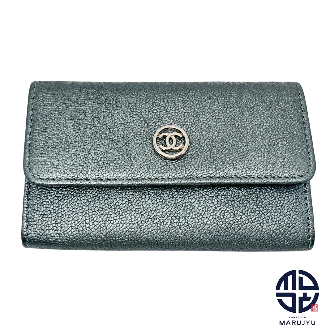 CHANEL シャネル シルバー メタリックグレー ココボタン CCマーク ココマーク キーリング付き コインケース 小銭入れ 小物 ブランド【中古】｜塚口丸十質舗
