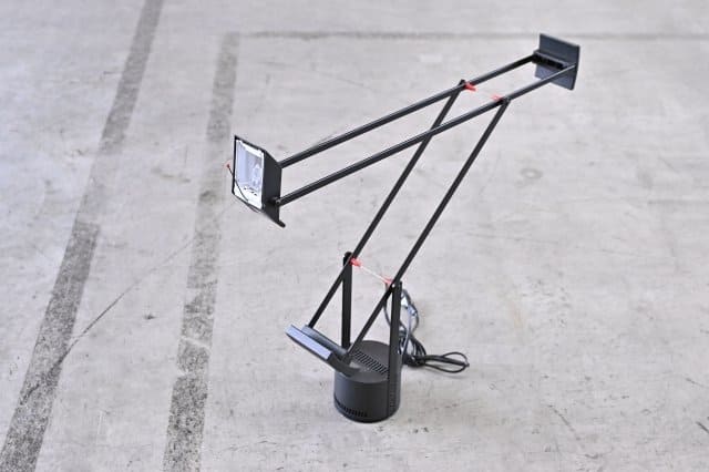 YAMAGIWA Artemide アルテミデ 8万「TIZIO」テーブル照明 リチャード・サッパー ライト 電気機器 ティチオ ヤマギワ フロアスタンドライト
