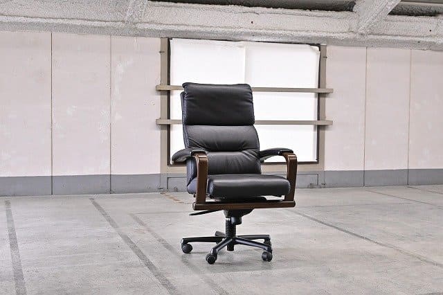 割引も実施中 Fuji Furniture 冨士ファニチア エグゼクティブチェア