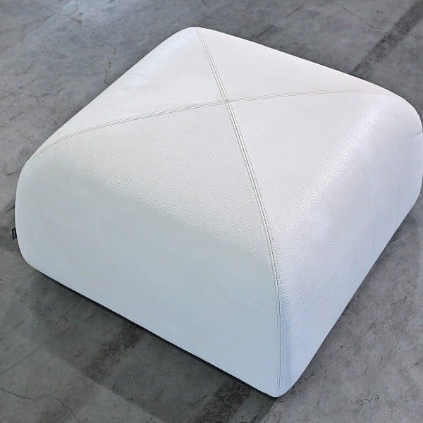 ACTUS CUBES LOW STOOL キューブ スツール アクタス ACTUS(アクタス)で取り扱われていたCUBE(キューブ）スツールです